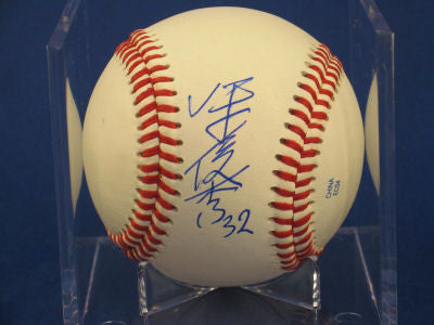 Chun Hsiu Chen signed Baseball Auto