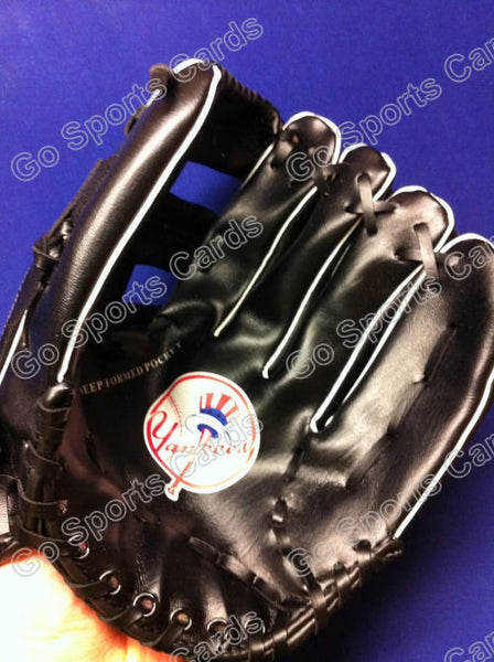 New York Yankees Glove in original bag MBNA SGA